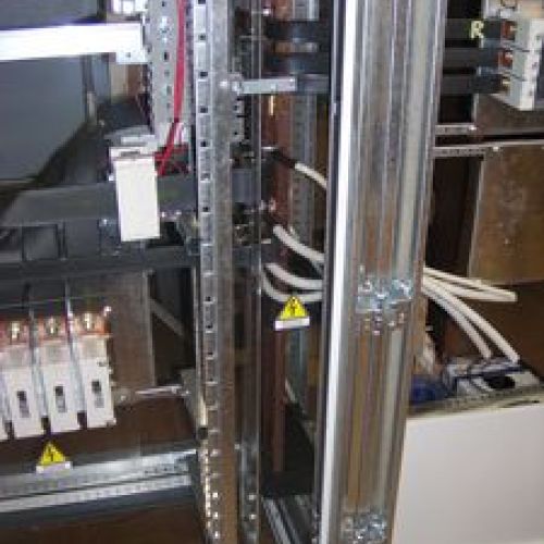Realizziamo impianti elettrici industriali Bologna